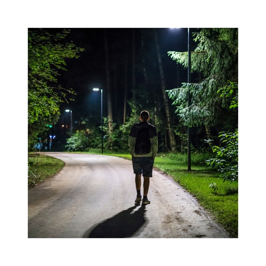 LED Ρυθμιζόμενος ηλιακός λαμπτήρας δρόμου με αισθητήρα URBI LED/11W/3,2V 6500K 15000 mAh IP54 + τηλεχειριστήριο