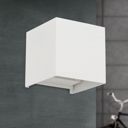 Επιτοίχιο φωτιστικό εξωτερικού χώρου LED CUBE 2xLED/3W/230V IP54 λευκό