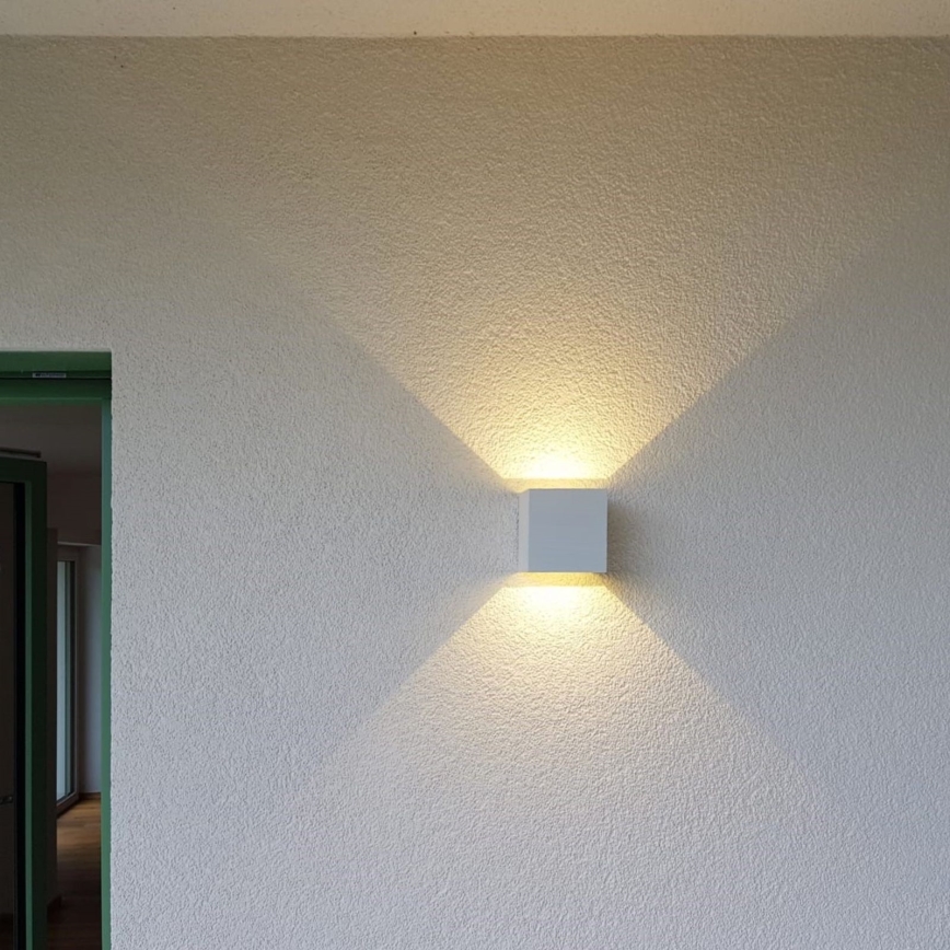 Επιτοίχιο φωτιστικό εξωτερικού χώρου LED CUBE 2xLED/3W/230V IP54 λευκό