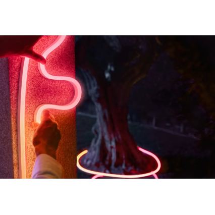 Philips - LED RGBW ρυθμιζόμενη εξωτερική ταινία Hue NEON 5m LED/30W/230V 2200-6500K IP67 + αισθητήρας κίνησης
