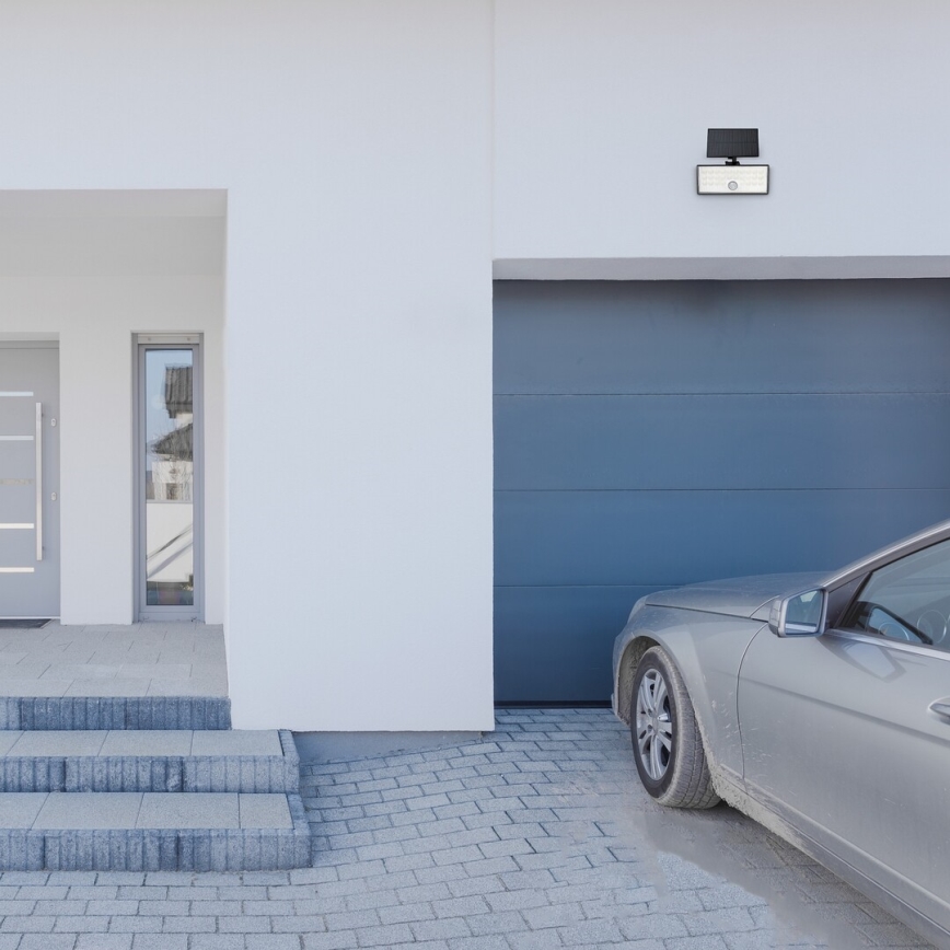 Rabalux - LED Ηλιακός προβολέας με αισθητήρα LED/8W/3,7V 1800mAh IP65 + τηλεχειριστήριο