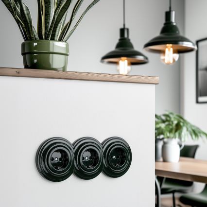 Reblig - Τριπλή ρετρό οικιακή πρίζα με πλαίσιο SCHUKO 230V πράσινη