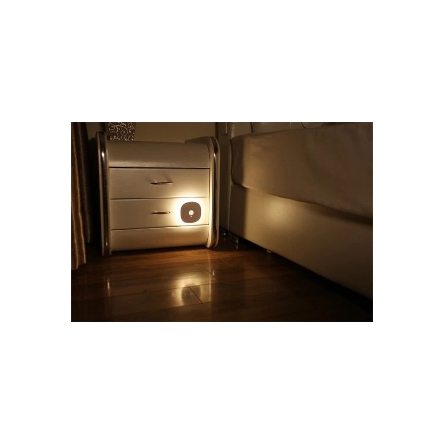 Φωτάκι νυκτός LED με αισθητήρα LED/0,45W/3xAAA 3000K λευκό