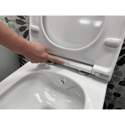 Sapho - Κρεμαστή λεκάνη WC με ψεκαστήρα μπιντέ AVVA CLEANWASH κεραμική/λευκή