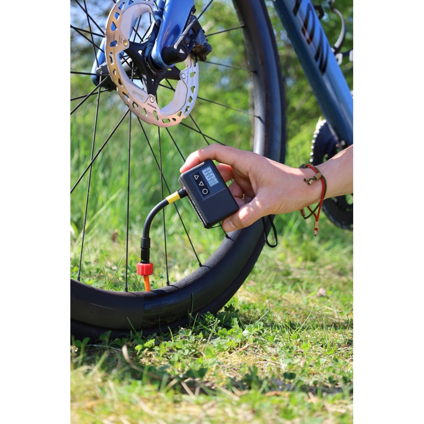 Ψηφιακό φορητό κομπρεσέρ 500 mAh 5V μαύρο