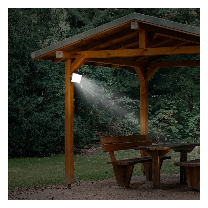 Εξωτερικός προβολέας LED με αισθητήρα LED/30W/230V 4000K IP44