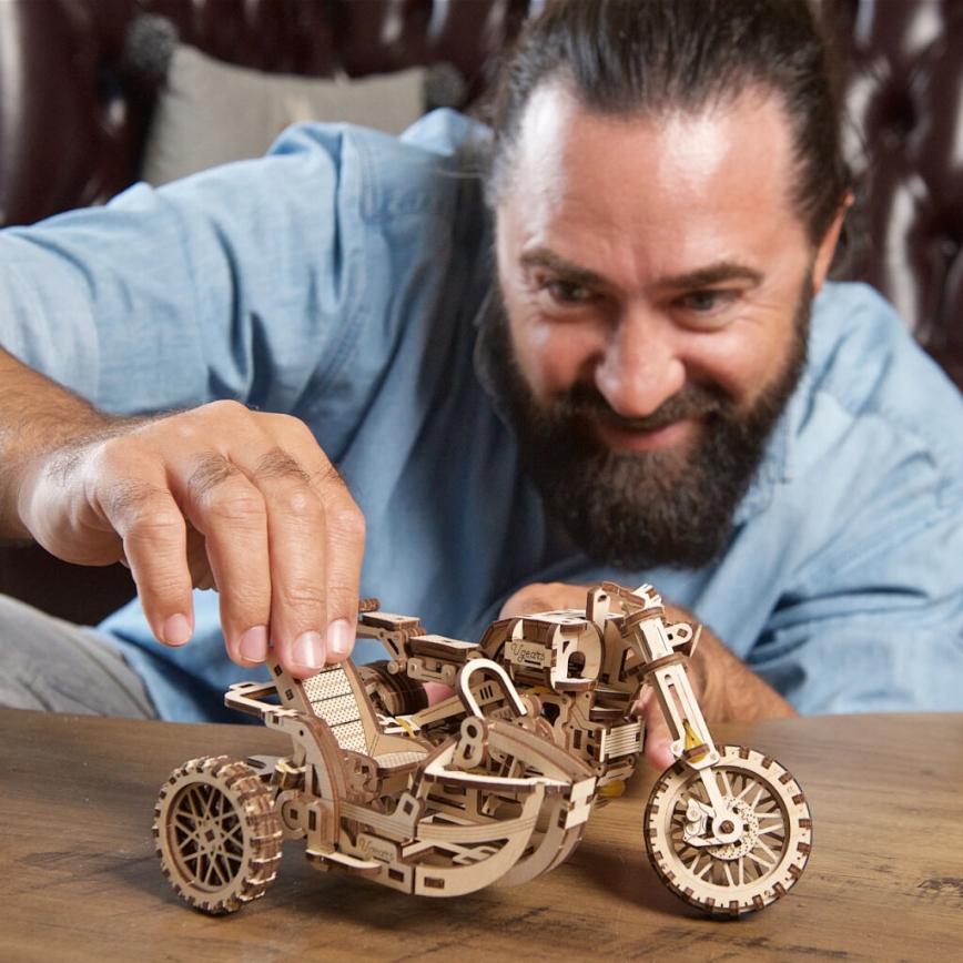 Ugears - 3D ξύλινο μηχανικό παζλ Scrambler μοτοσικλέτα με καρότσα