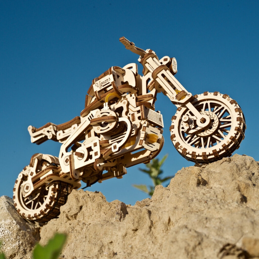 Ugears - 3D ξύλινο μηχανικό παζλ Scrambler μοτοσικλέτα με καρότσα
