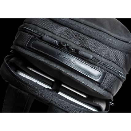 Victorinox - Σακίδιο για φορητό υπολογιστή Altmont Professional Deluxe 24 l μαύρο