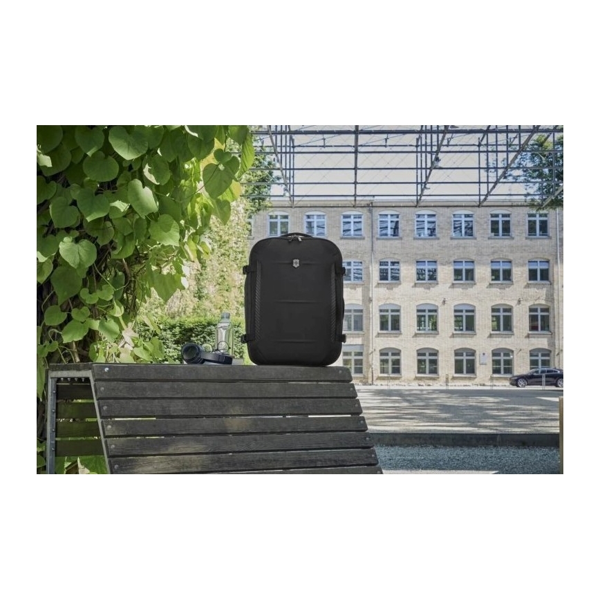 Victorinox - Επεκτεινόμενο σακίδιο πλάτης Crosslight Boarding 37 l μαύρο