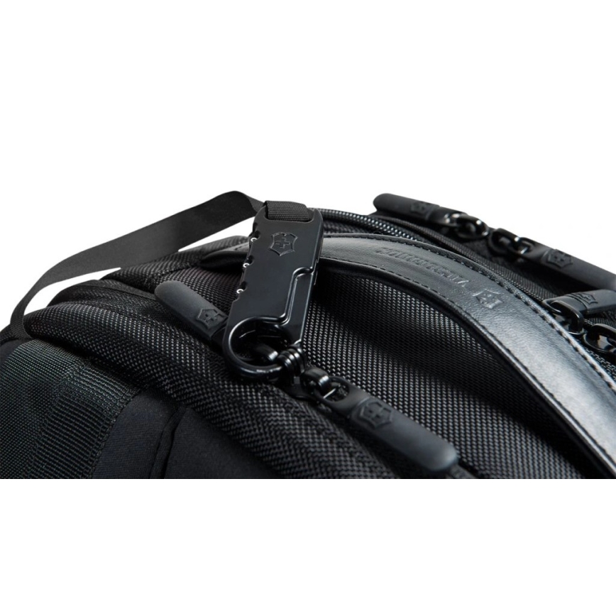 Victorinox - Σακίδιο πλάτης - Backpack για laptop 15,6" Essentials 22 l μαύρο