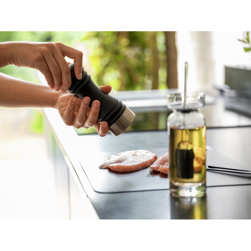 WENKO 55083100-Μύλος πιπεριού BLACK OUTDOOR KITCHEN 5x17,5 cm μαύρο/λευκό