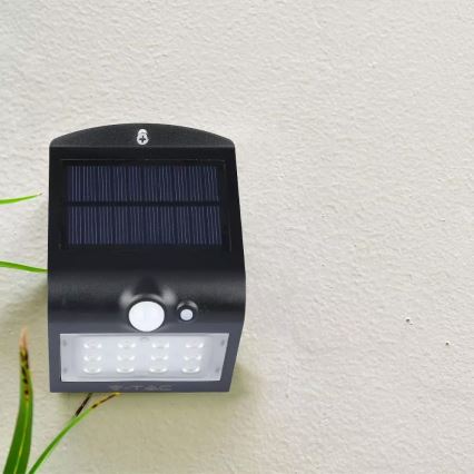 Ηλιακό φωτιστικό τοίχου LED με αισθητήρα LED/1.5W/3,7V IP65 1200 mAh