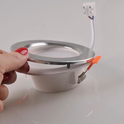 Χωνευτό Φωτιστικό LED ZOE LED/4,8W/230V ασήμι